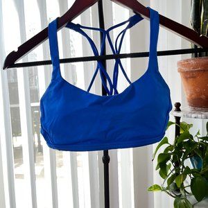 Lululemon Free To Be Bra (Wild) in royal blue size 4